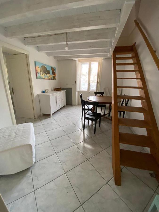 Appartamento In Pieno Centro A Lecce Exteriör bild